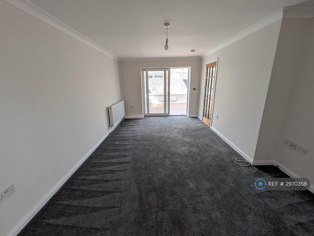 Barnes Crescent, Wimborne, BH21 - View 4
