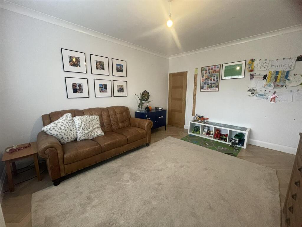 House in Nottingham - View 5