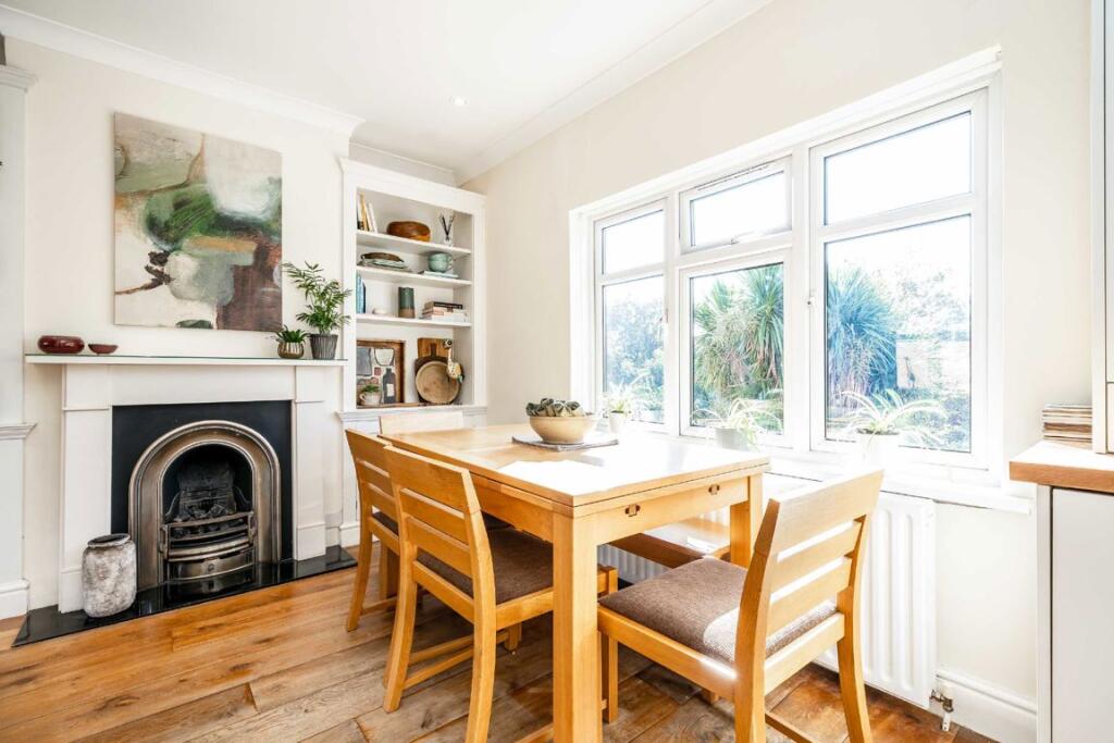 Apartment in Twickenham - More