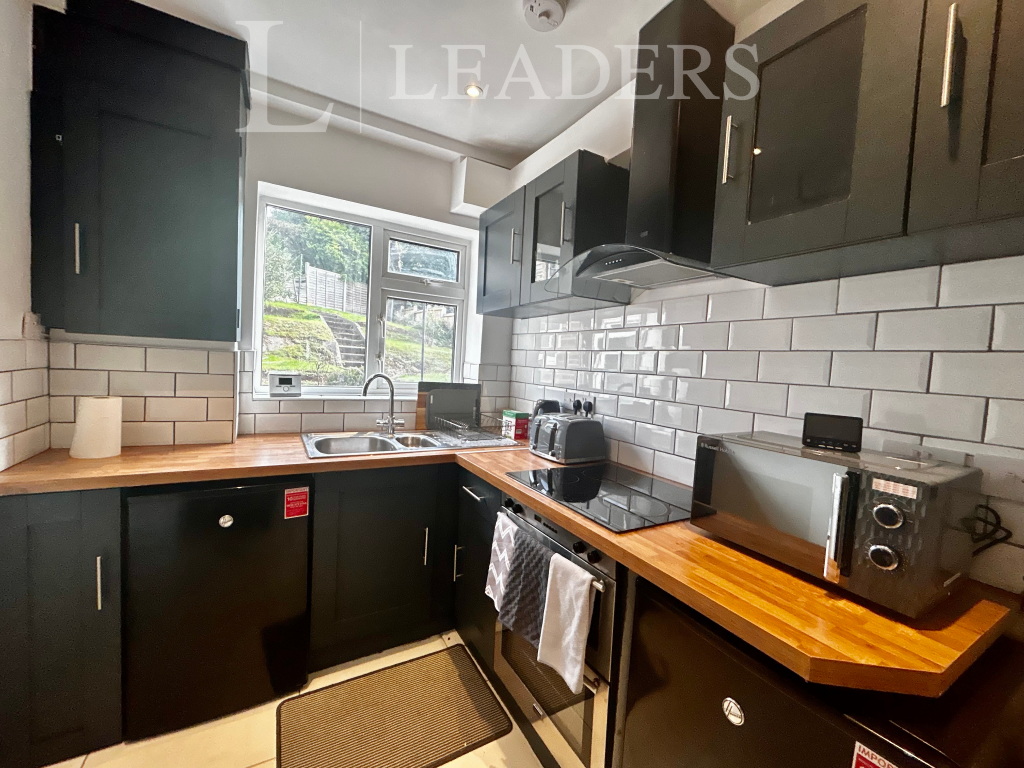 Additional image 11 of Links Road, B68