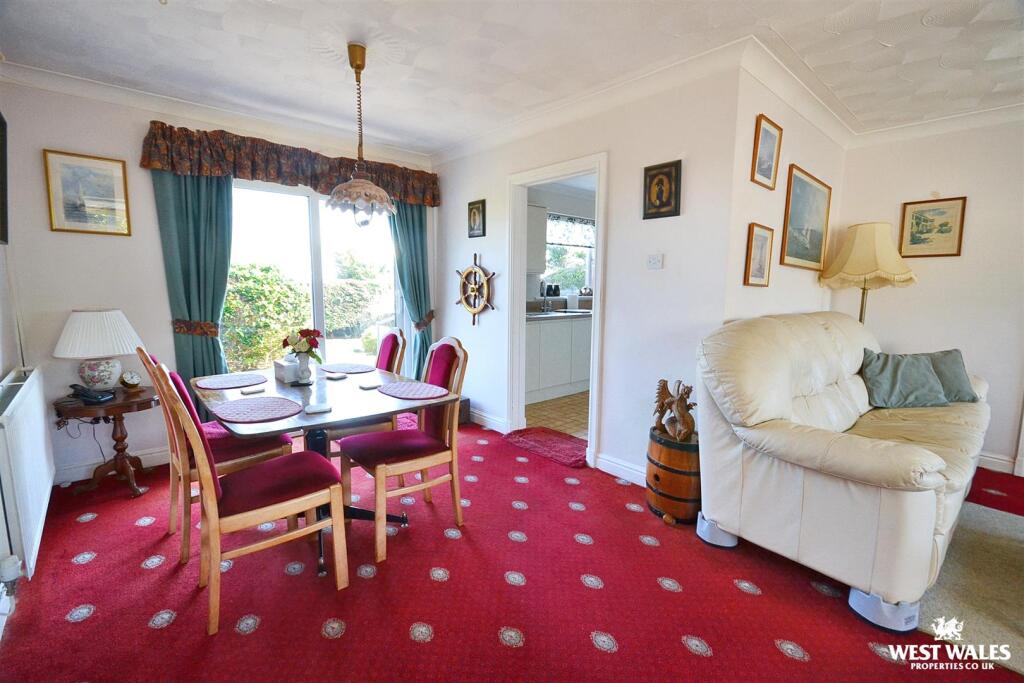 Hazel Grove, Llanstadwell, Milford Haven photo 4