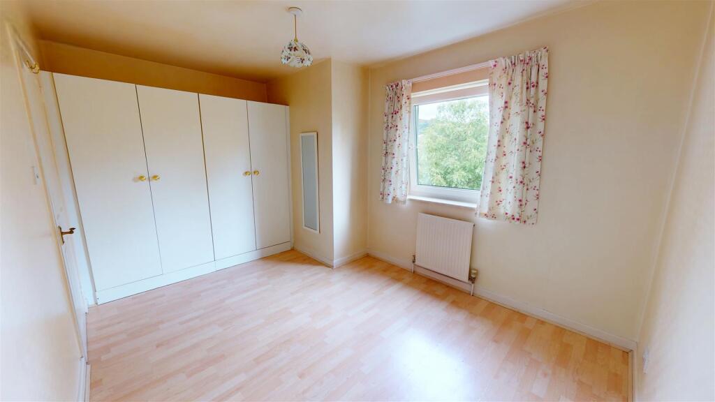 House in Calderdale, Lee Mount, Akroydon - More