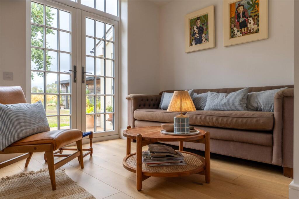 House in New Forest, Bransgore - More