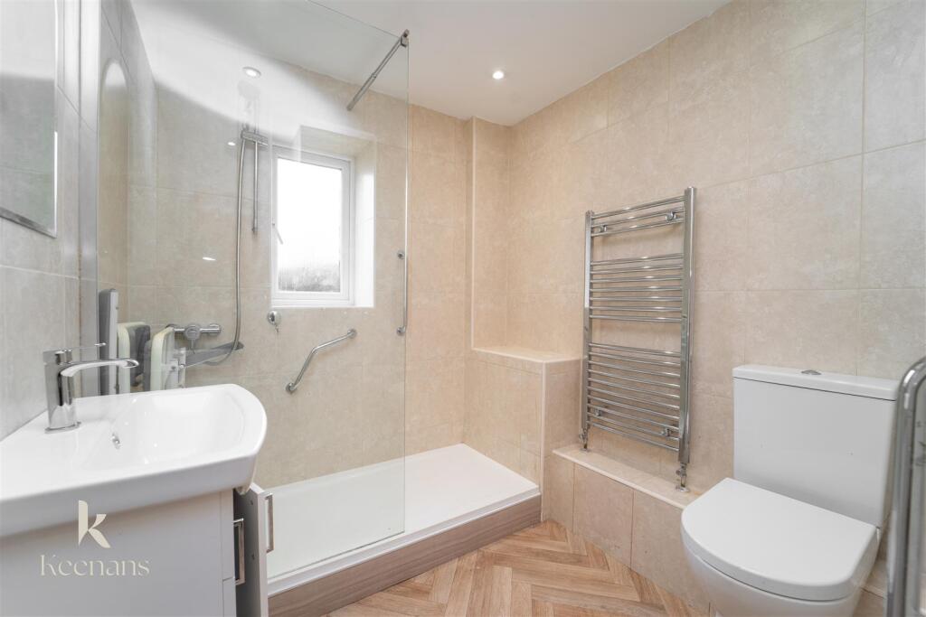 Pilkington Drive, Whitefield, Manchester photo 3