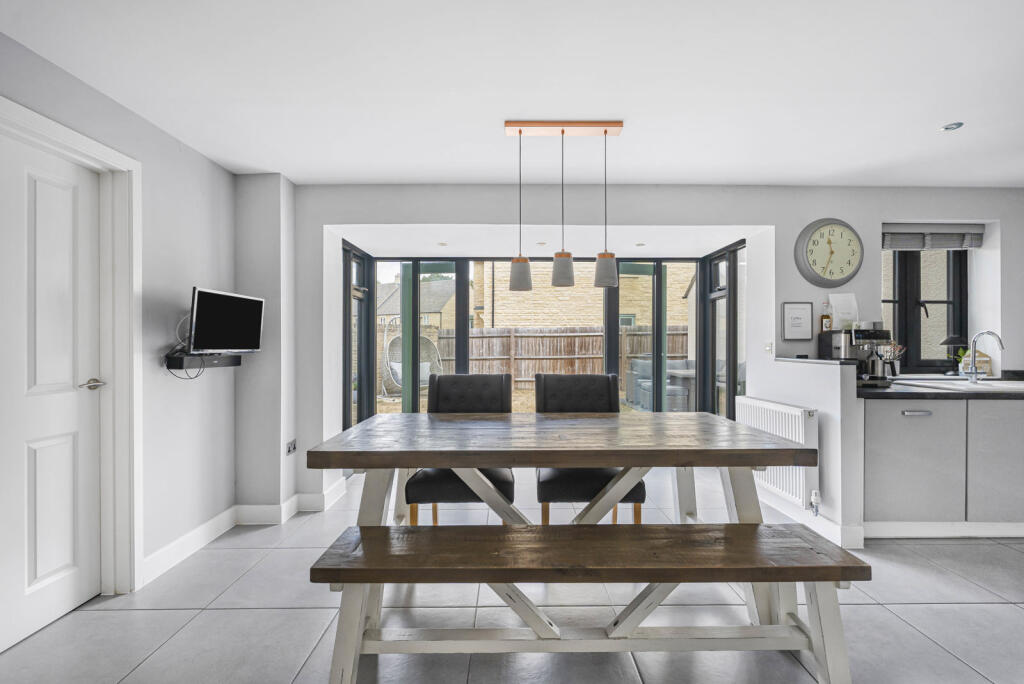 House in Gloucester - View 4
