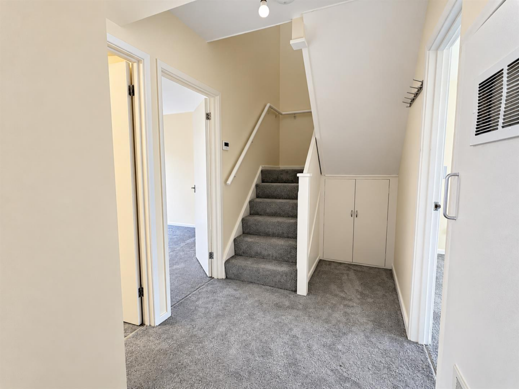 Pertwee Drive, Great Baddow, Chelmsford photo 5