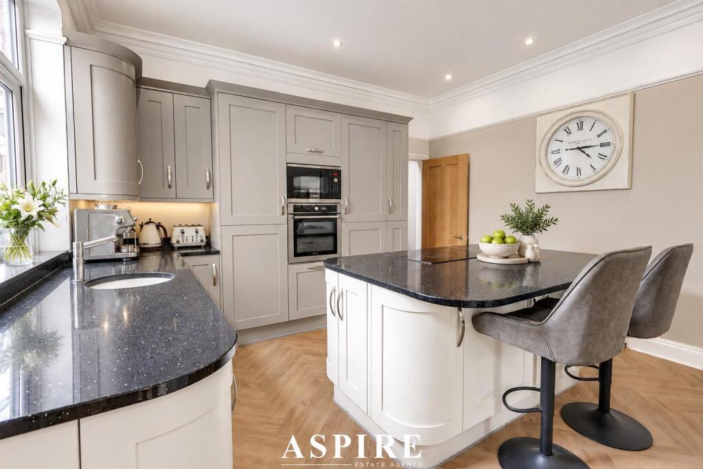 House in Southend-on-Sea - View 2