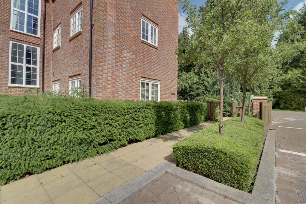 Additional image 11 of Pegrum Drive, London Colney, AL2