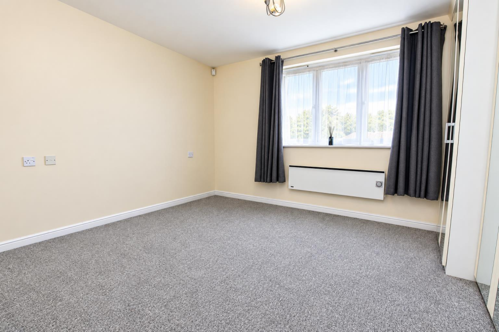 Apartment in Eastleigh, Newtown - View 5