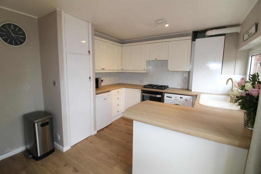 Dale Park Rise, Cookridge photo 3