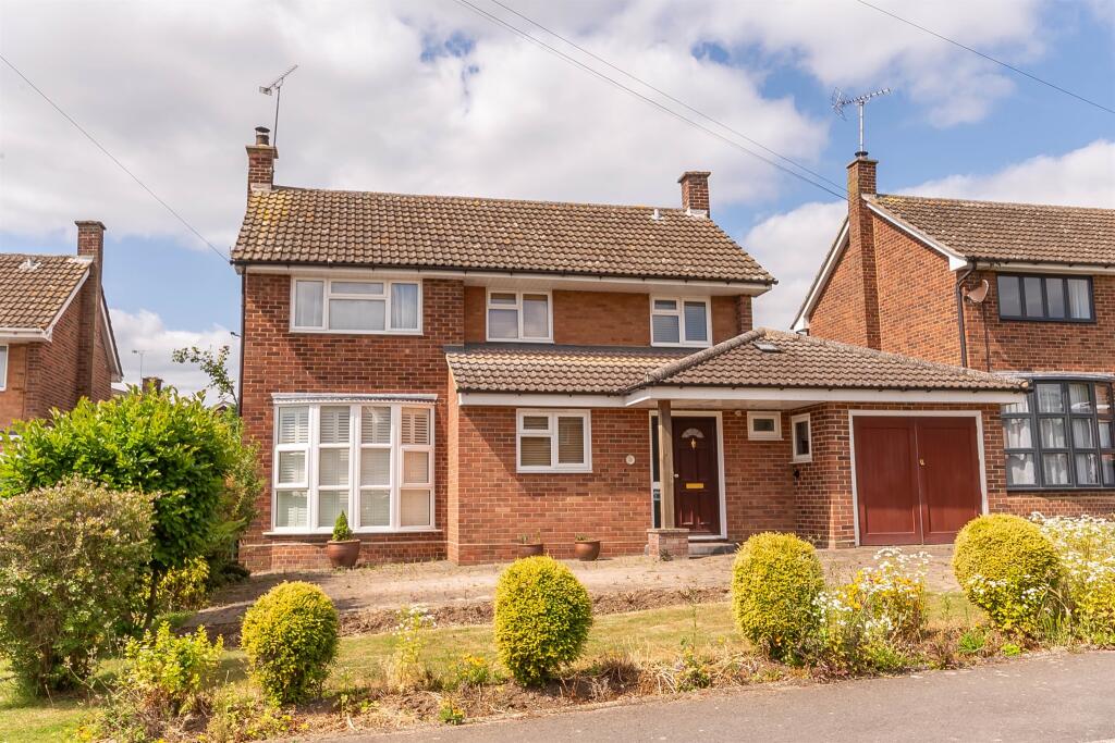 3-bed detached on Norfolk Close, Maldon, £500,000
