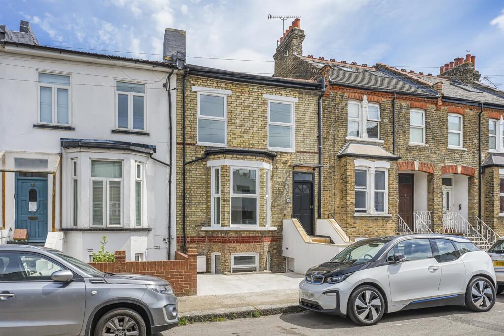Main image of property: Gruneisen Road, Finchley, N3