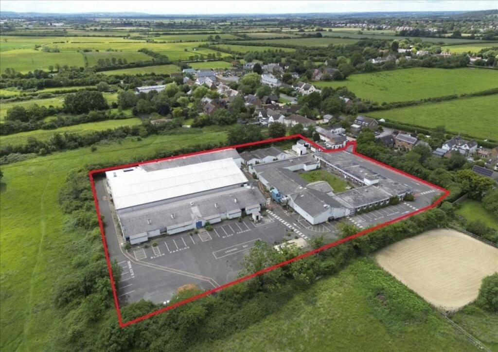 Main image of property: Shaws Farm, Station Road, Blackthorn, Oxfordshire, OX25