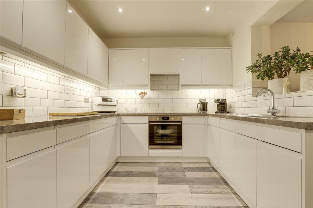 College Street, Long Eaton, NG10 photo 3