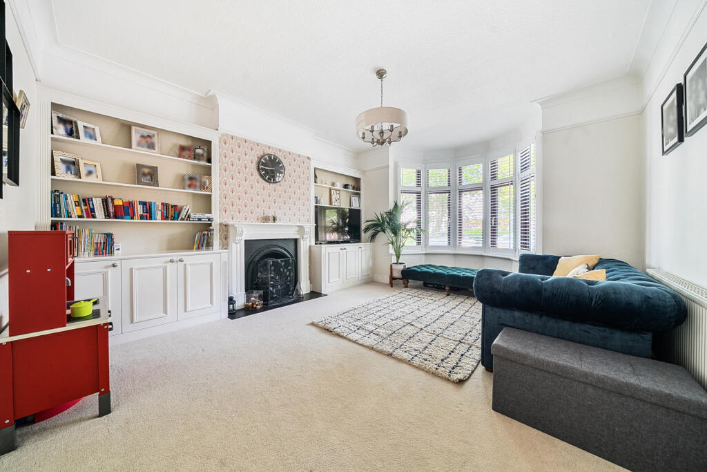 House in London, Shortlands - View 2