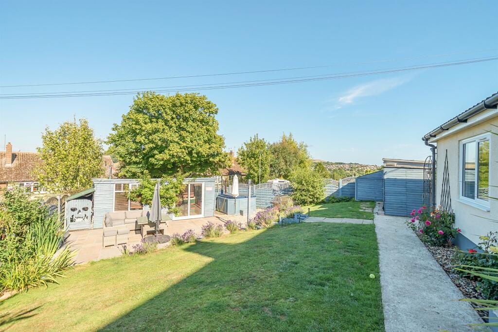 House in Bridport, Allington - More