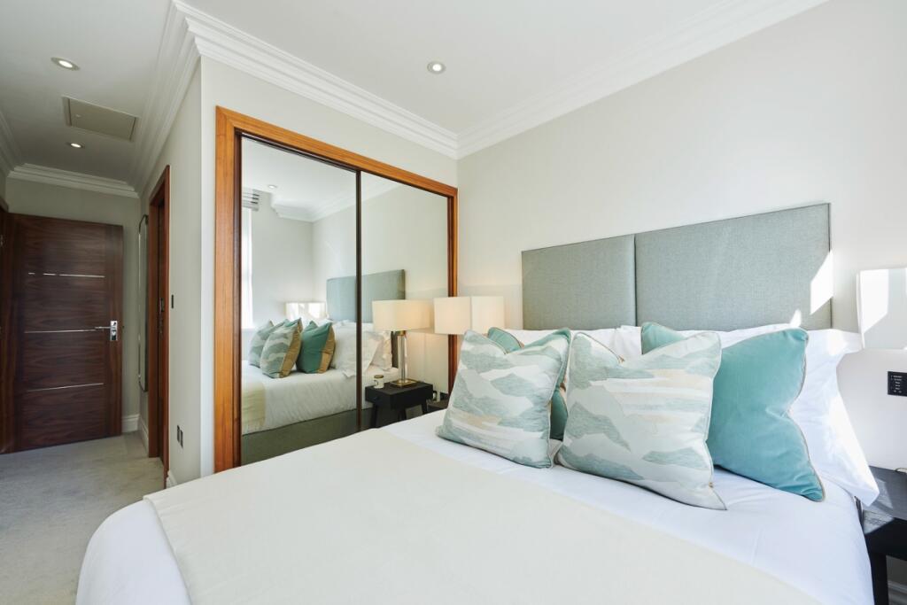 Apartment in London - View 5