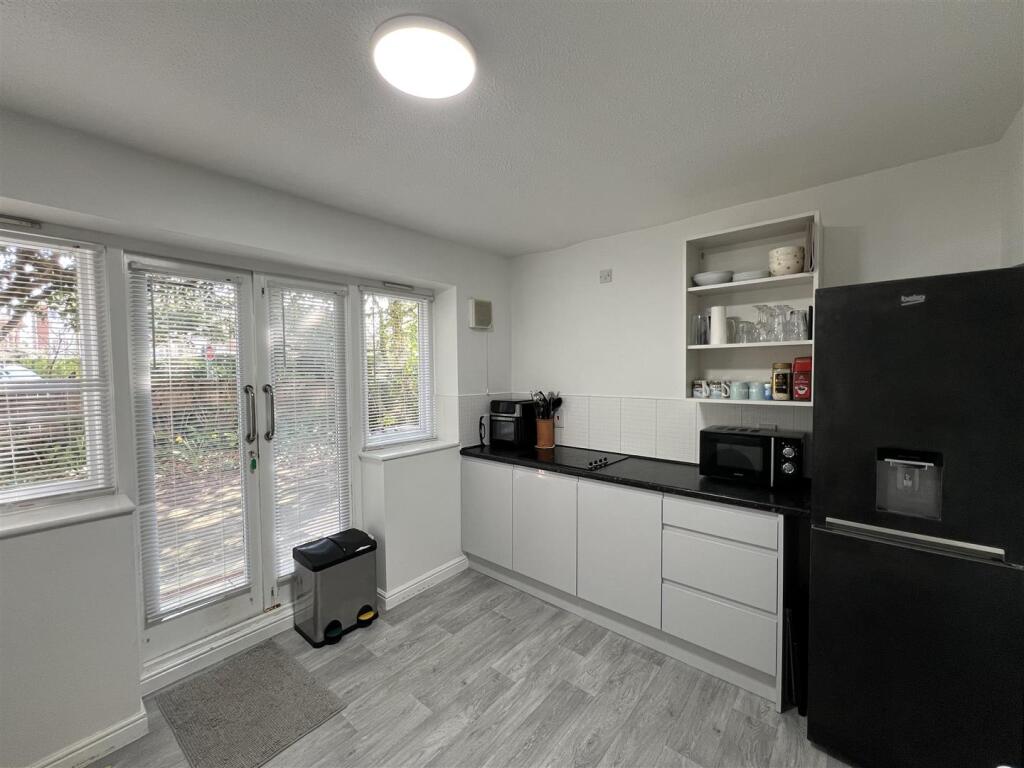 Rosebay Court, Darlington photo 3