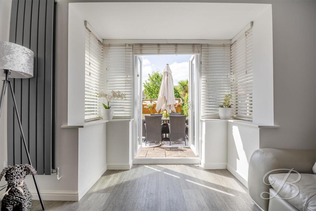 House in Mansfield, Berry Hill - More