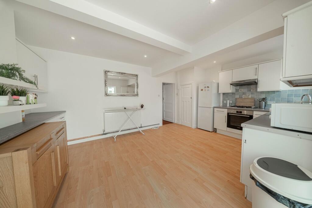 House in Haywards Heath, Franklands Village - View 5
