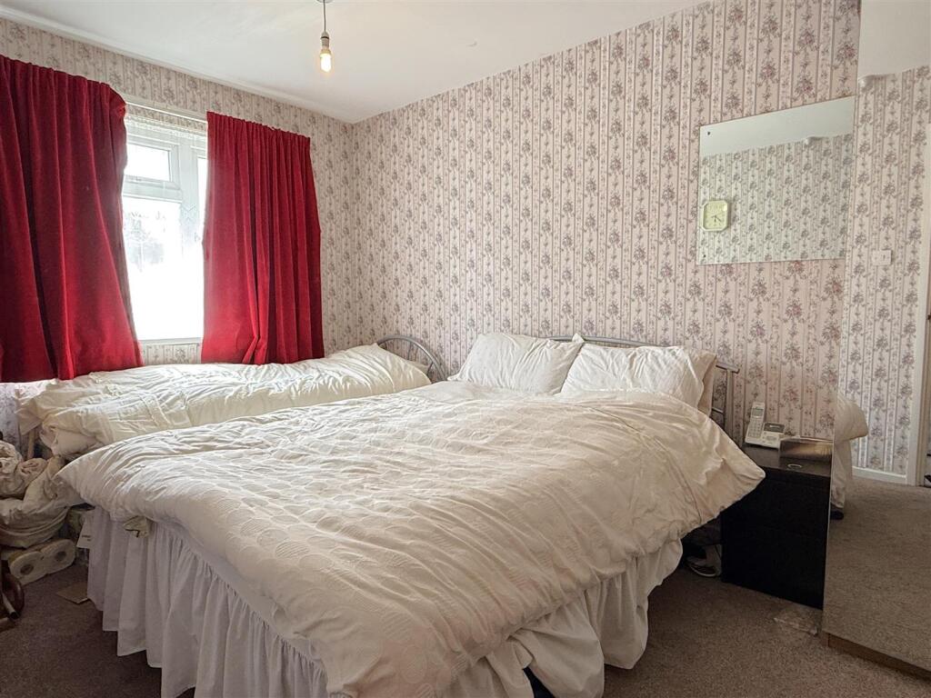 Apartment in Wolverhampton, West Midlands - View 4