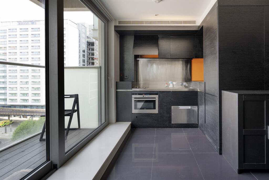 Apartment in London - View 4