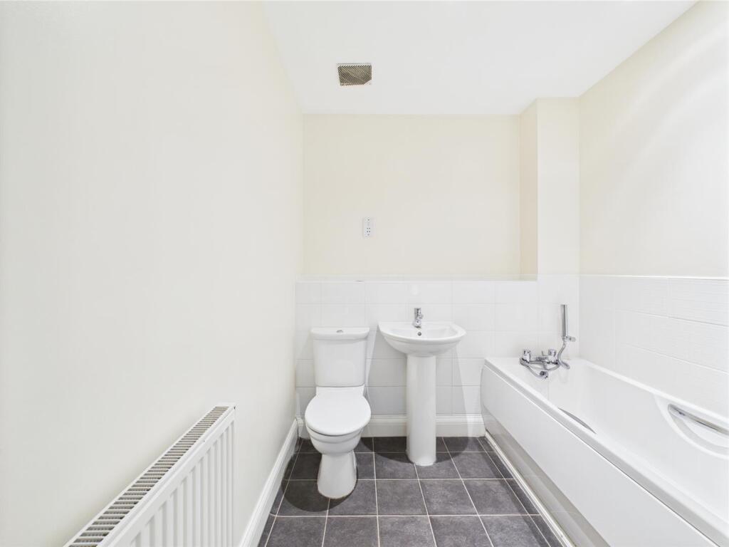 Additional image 8 of 92 Middlewood Close Solihull B91 2UN