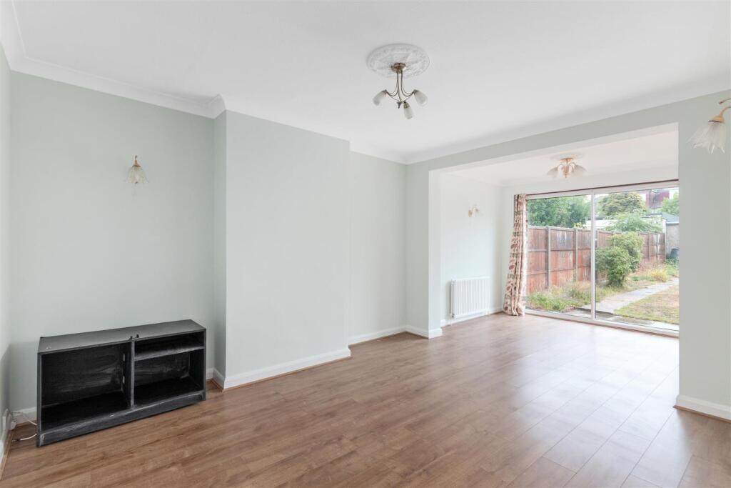 House in Sutton - View 2