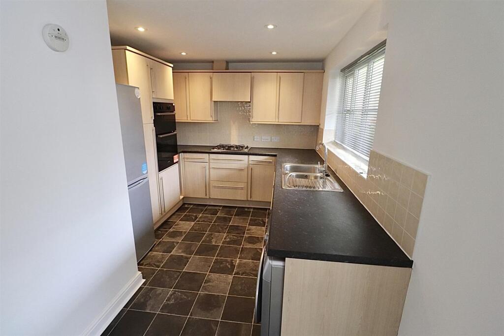Apartment in Duston, St Crispin's, Upton - View 5