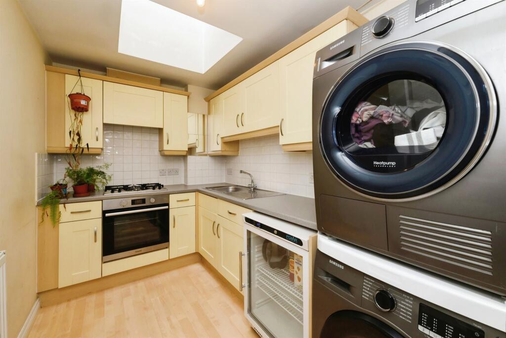Apartment in Epping Forest, Waltham Abbey - More