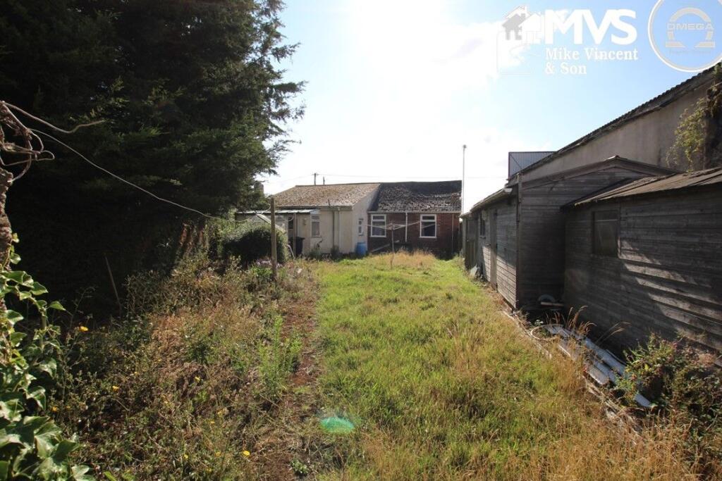 Junedene, Frating Road, Great Bromley, Colchester photo 2