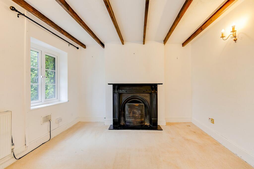 The Square , Dinas Powys CF64 4BS photo 4