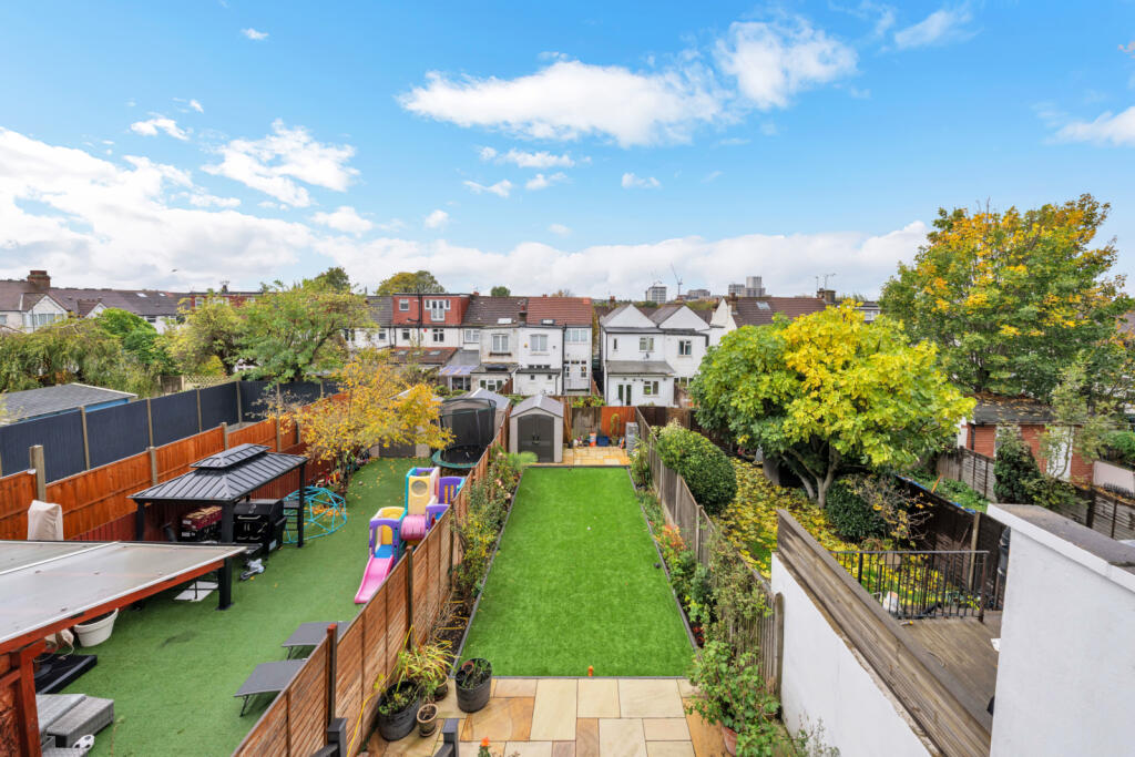 Sandringham Road, London, NW11 photo 2