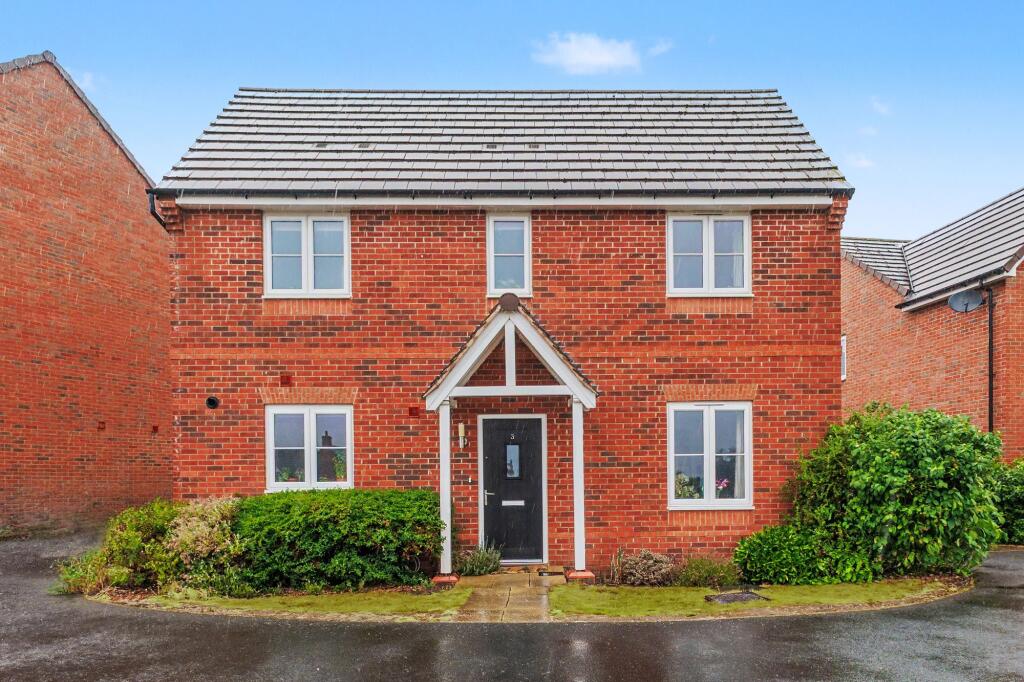 3-bed detached on Niblett Corner, Evesham, WR11, £340,000