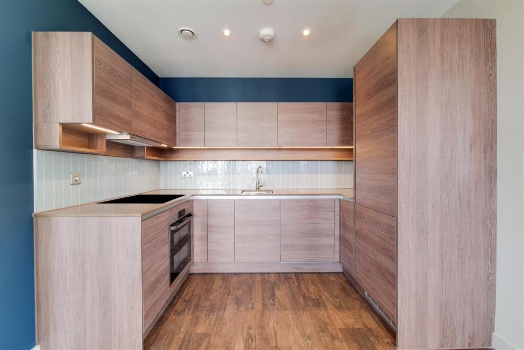 Apartment in Harrow - View 3