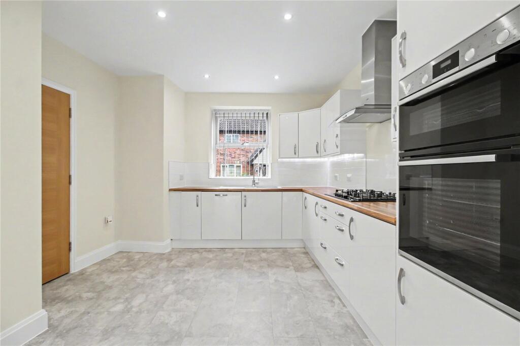 The Ridings, Poringland, Norwich, Norfolk, NR14 photo 3