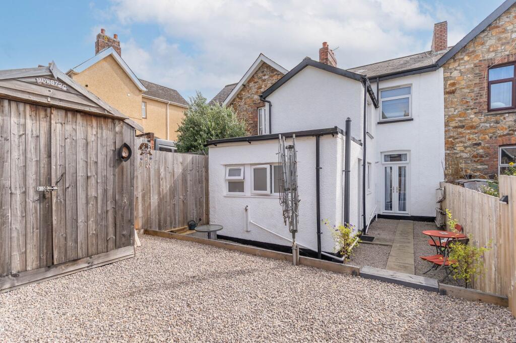 House in Newport - View 4