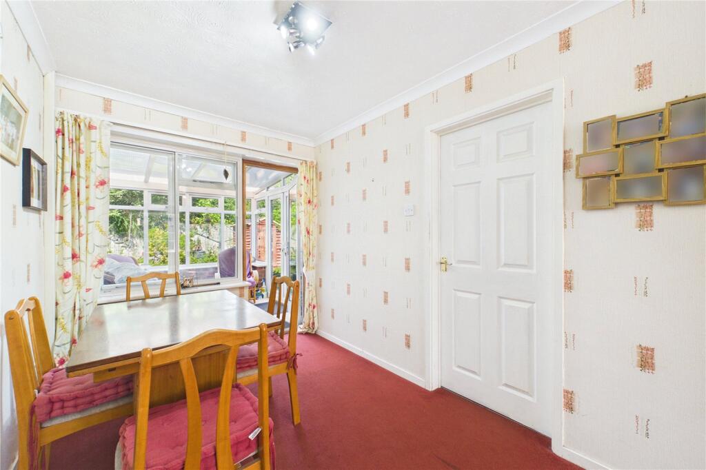 Jubilee Close, Pamber Heath, Tadley, Hampshire, RG26 photo 4