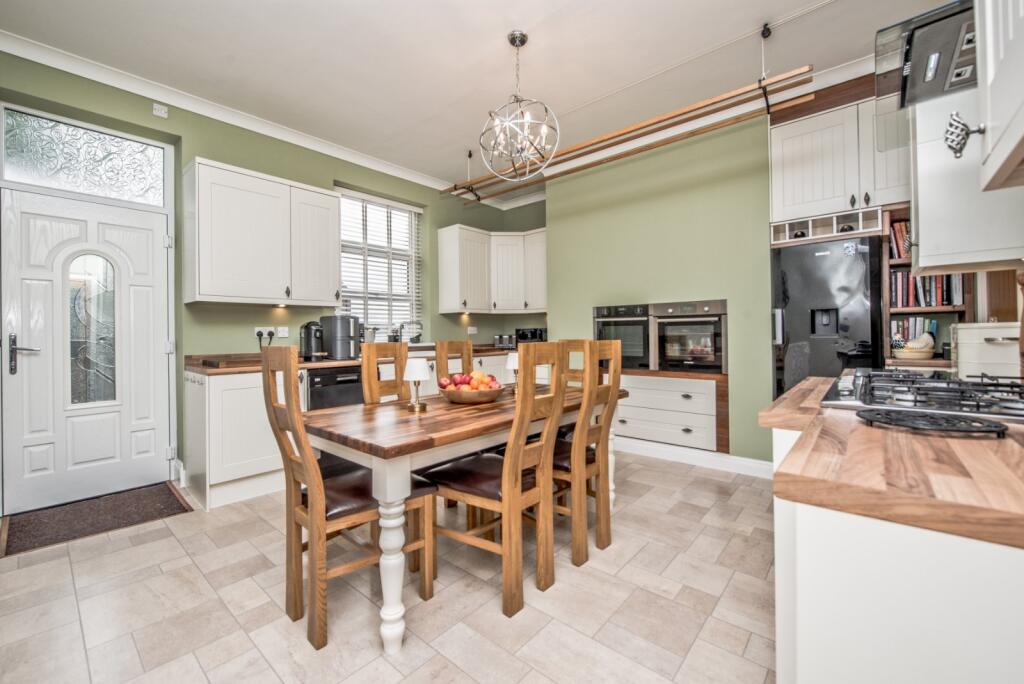 House in Bradford - View 4