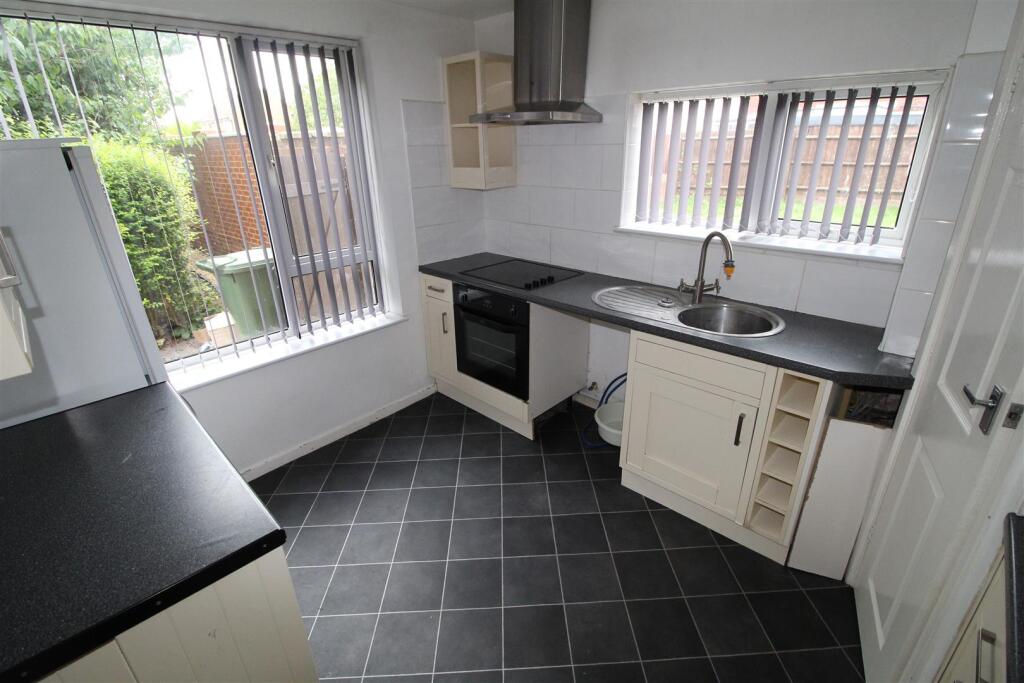 House in Luton - View 4