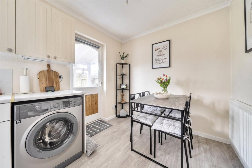 Holcombe Drive, Llandrindod Wells, Powys, LD1 - View 6