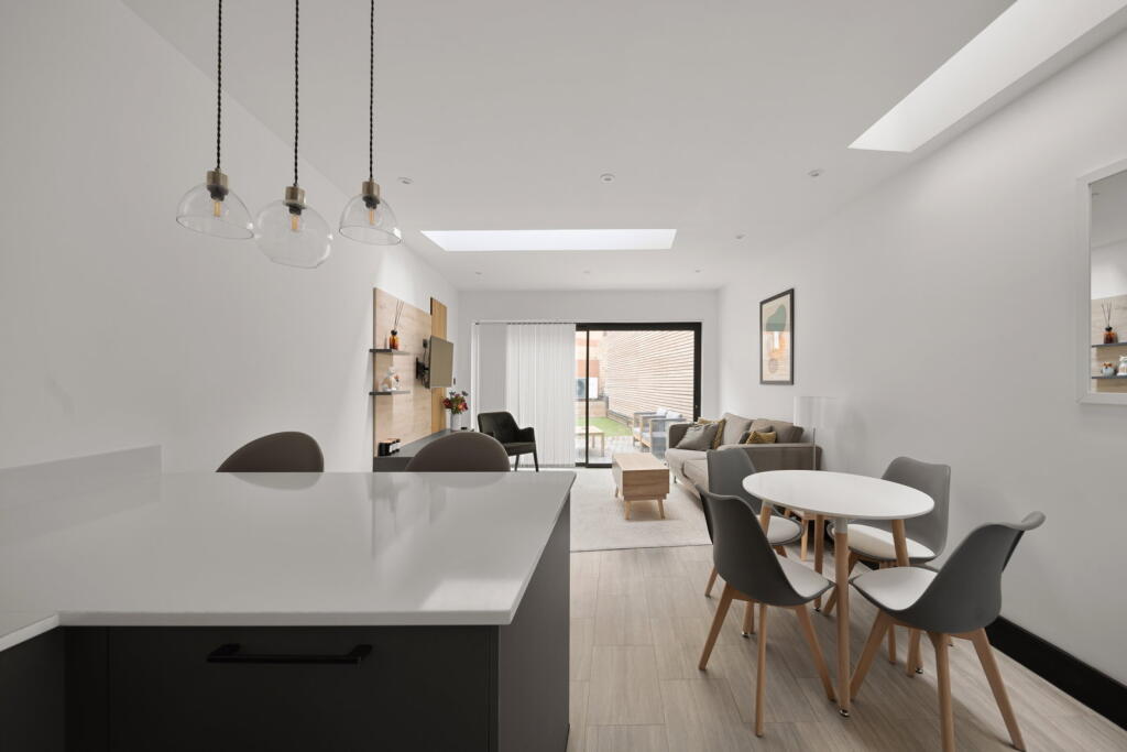 House in London - View 2