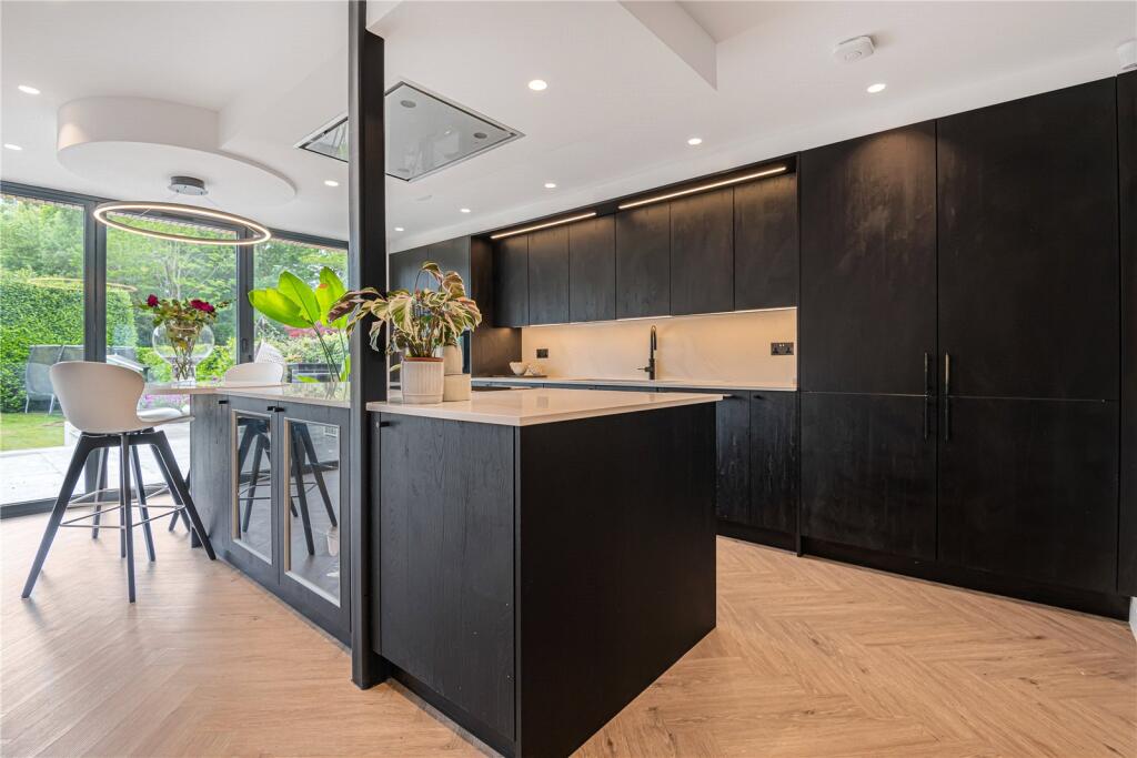 House in Watford - View 4