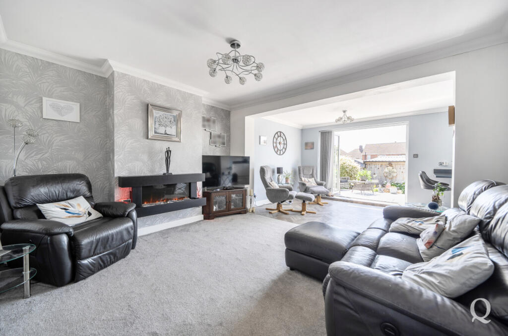 Beechwood Avenue, Milton Regis, Sittingbourne, Kent, ME10 photo 2