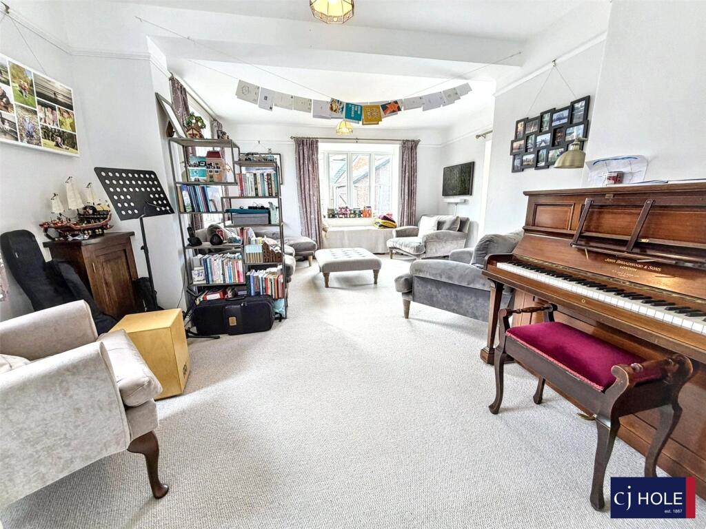 House in Tewkesbury, Churchdown - More