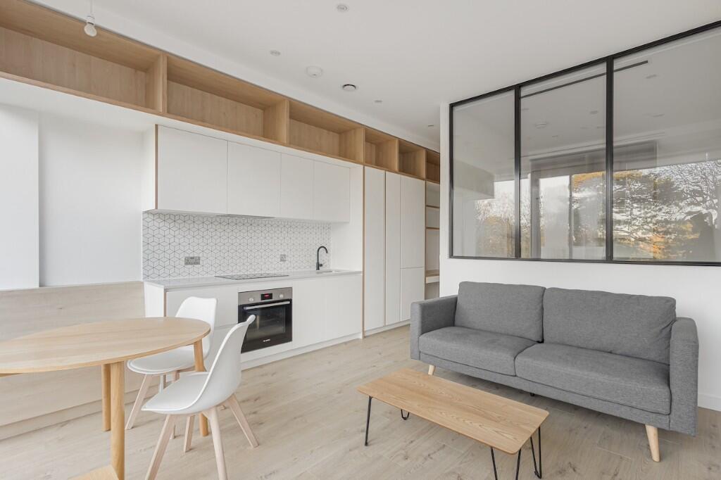 Main image of property: Great West Road, London, TW8