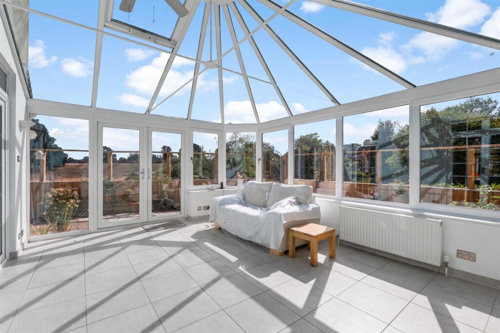 House in Warwick, Milverton, Royal Leamington Spa - More
