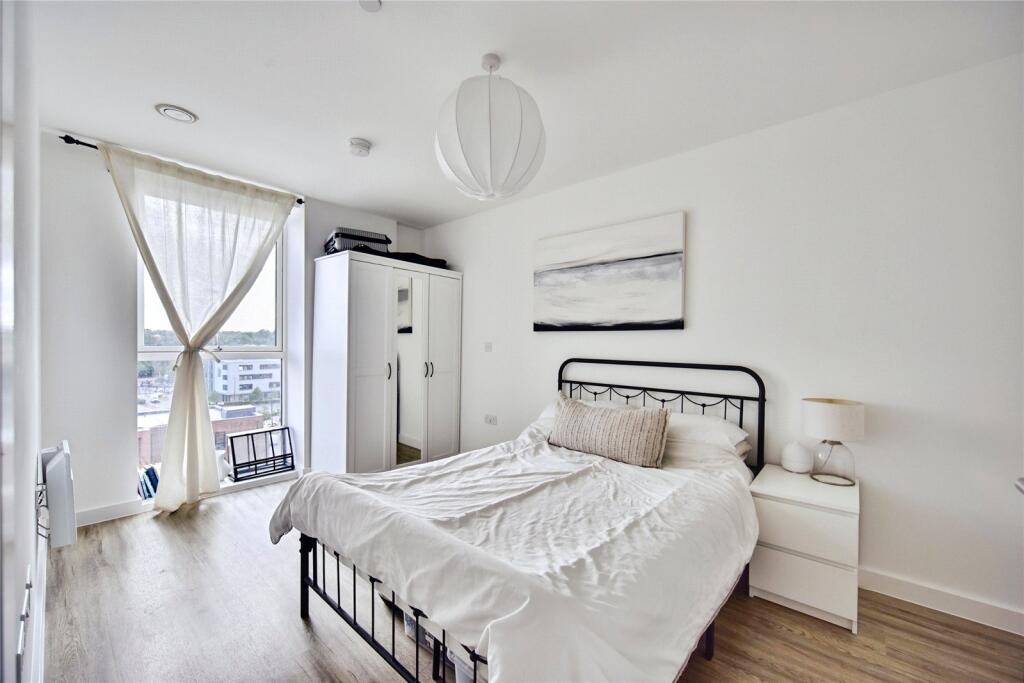 Apartment in Rochester - View 5