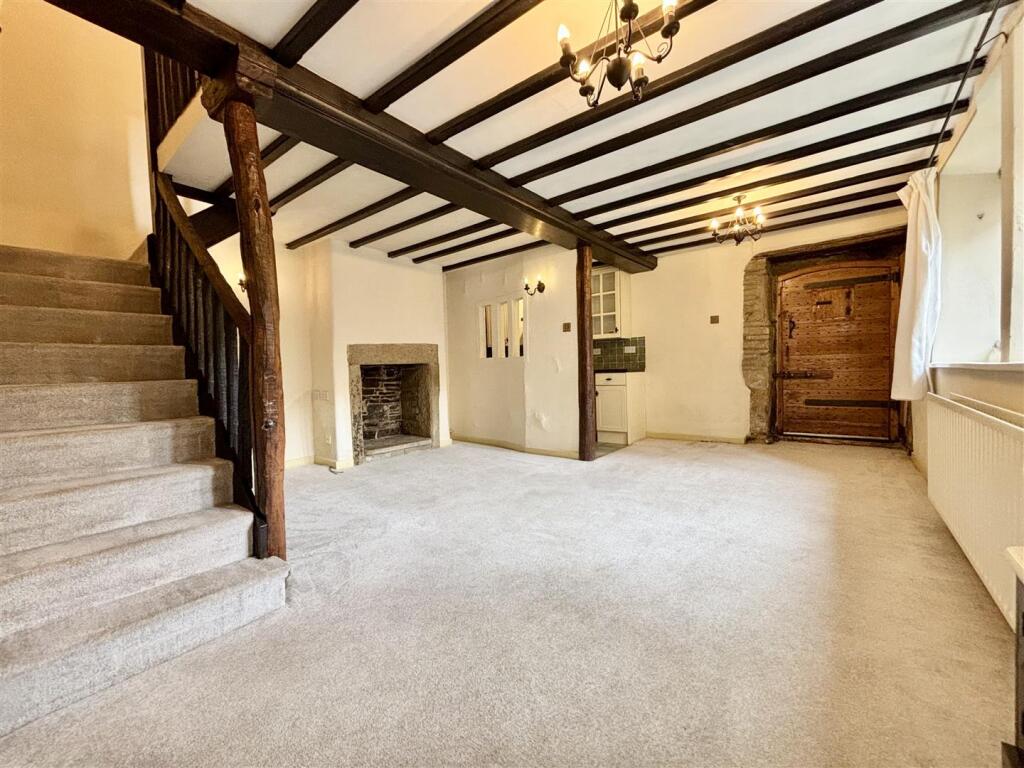 House in Bradford, West Yorkshire - View 3