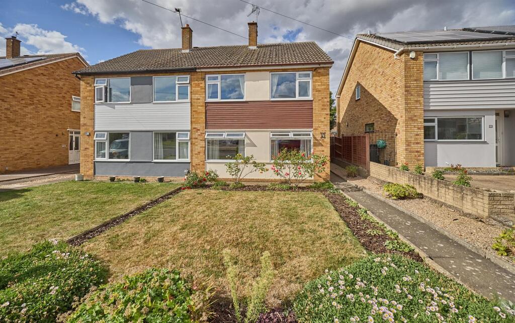 3-bed semi-detached on Darley Road, Burbage, £260,000
